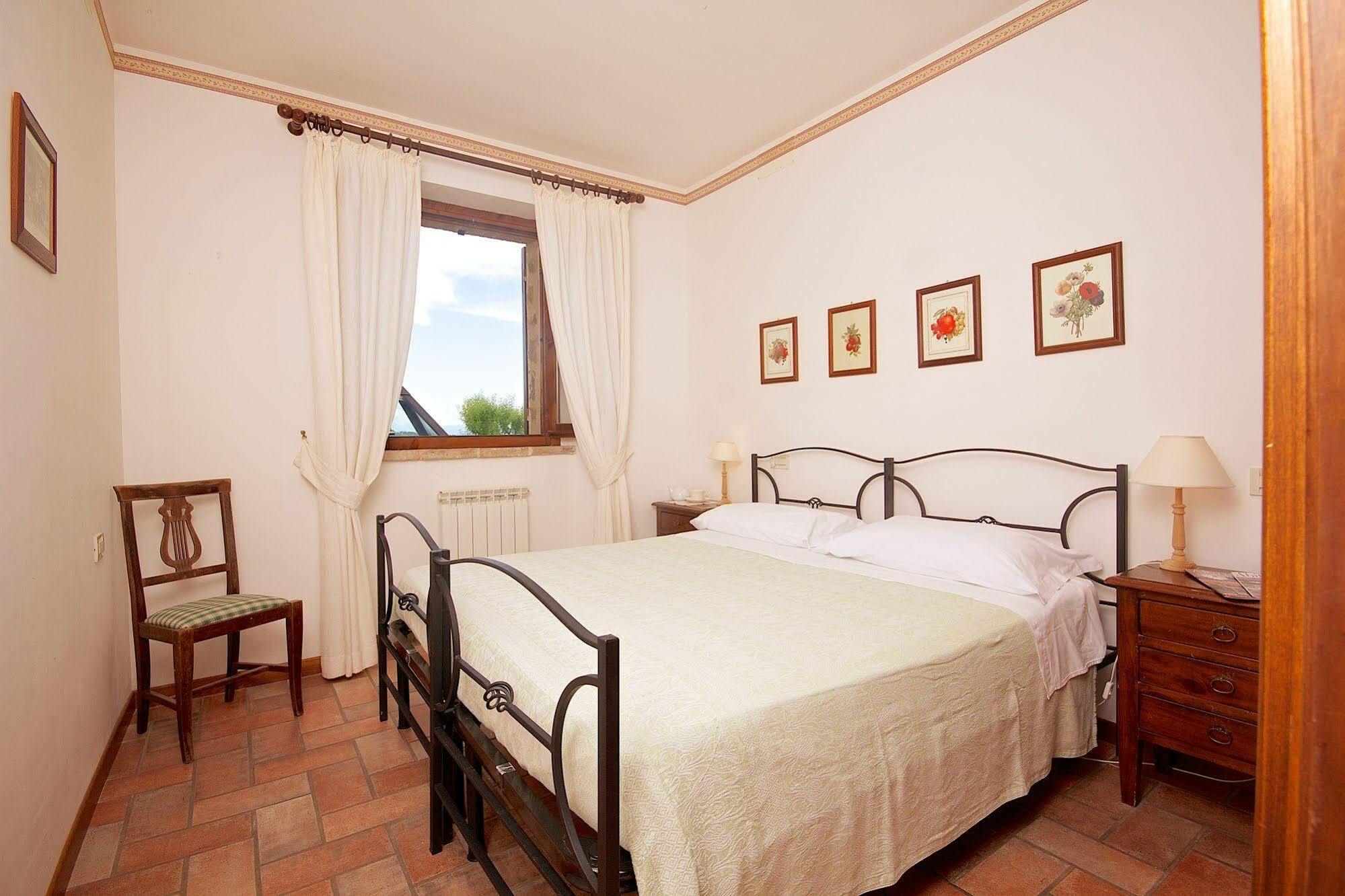 Agriturismo Le Colombe Assisi Exterior foto