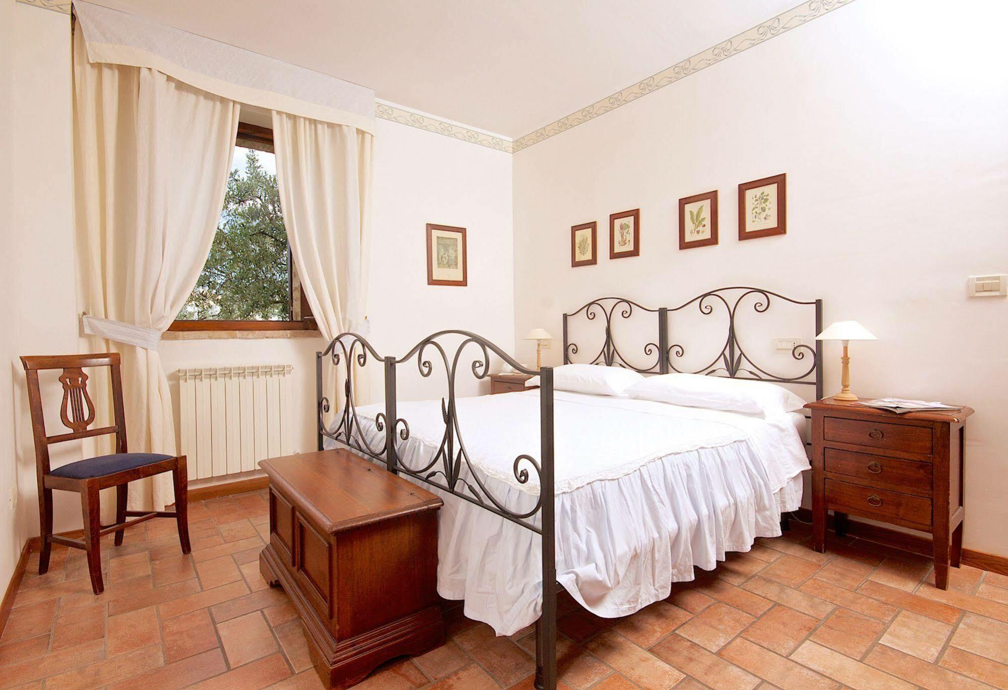 Agriturismo Le Colombe Assisi Exterior foto
