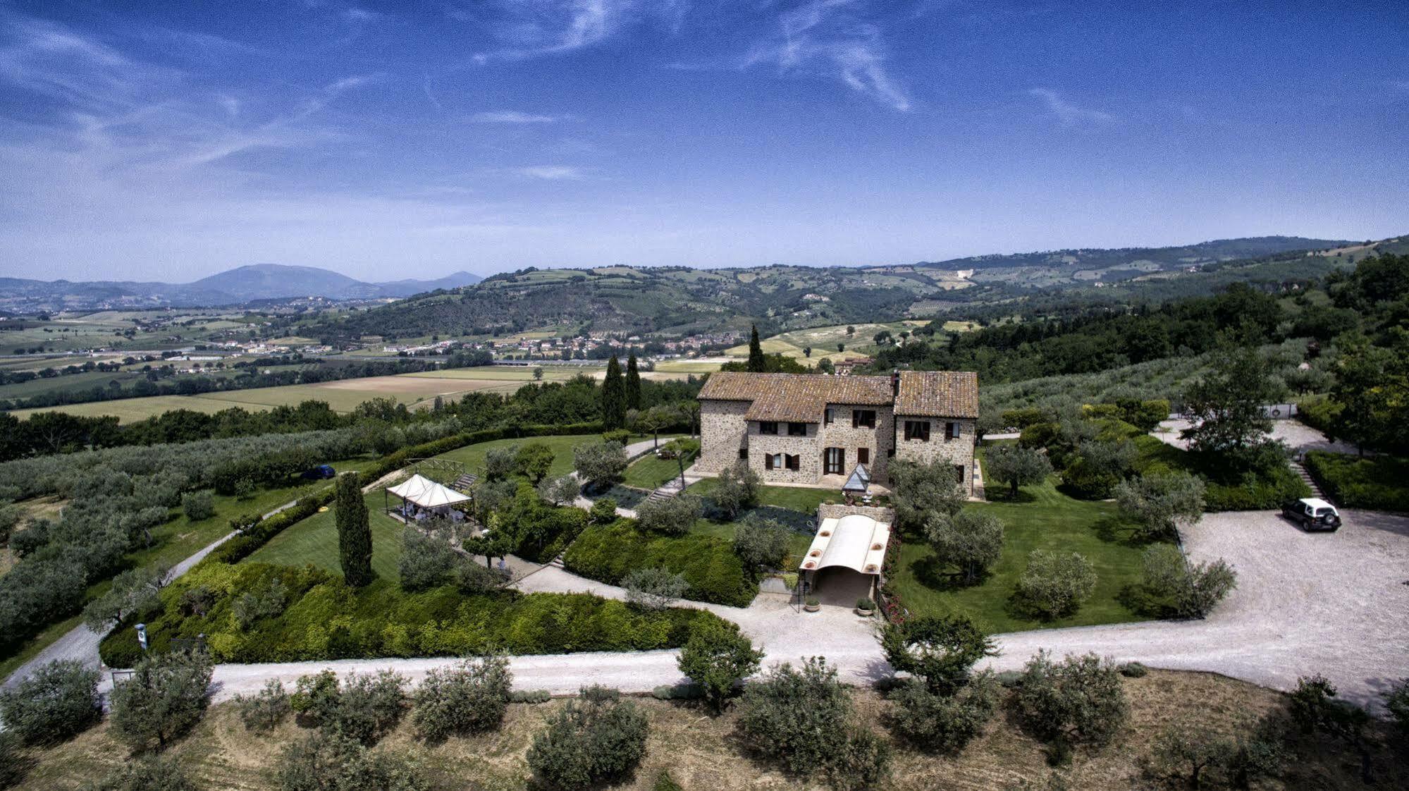 Agriturismo Le Colombe Assisi Exterior foto